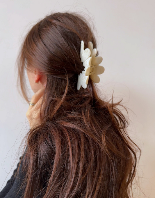 flower clip hairstyle