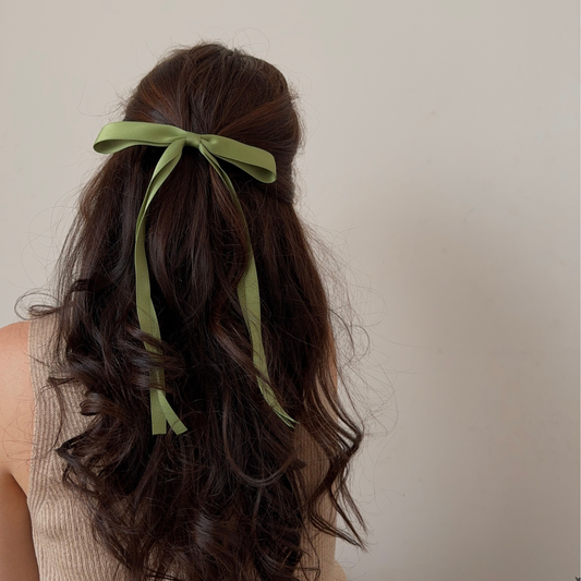 green hair ribbon