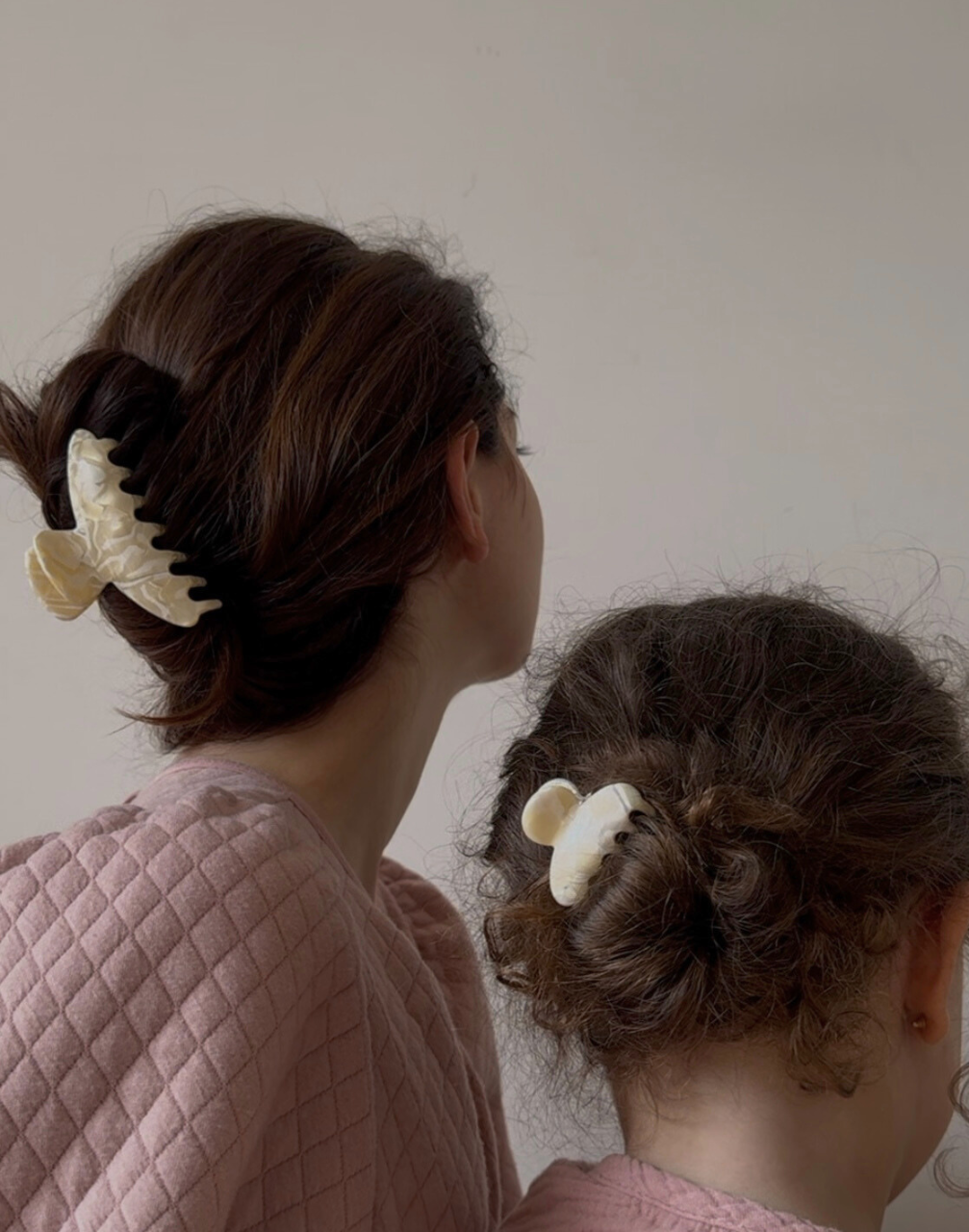 mother daughter matching clip