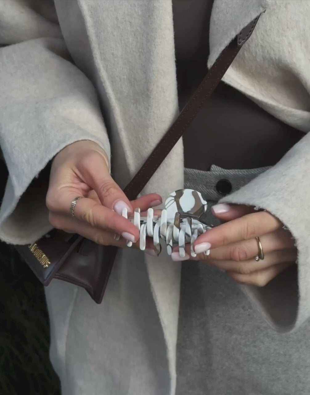 lunel hair clip in cream