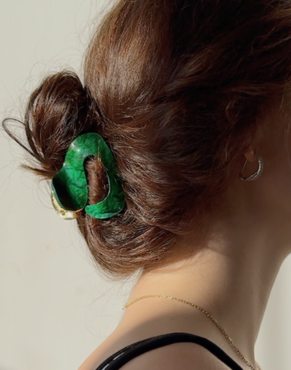 green hair clip